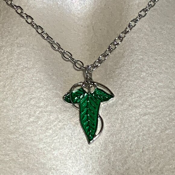 Neon Tuesday Necklace Lord Of The Rings Lorien Leaf Jewelry Silver Tone LOTR - Picture 2 of 4